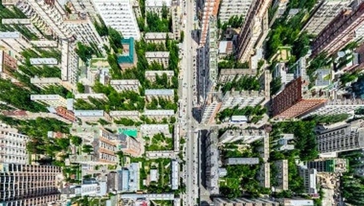 Vogelperspektive auf eine Großstadt